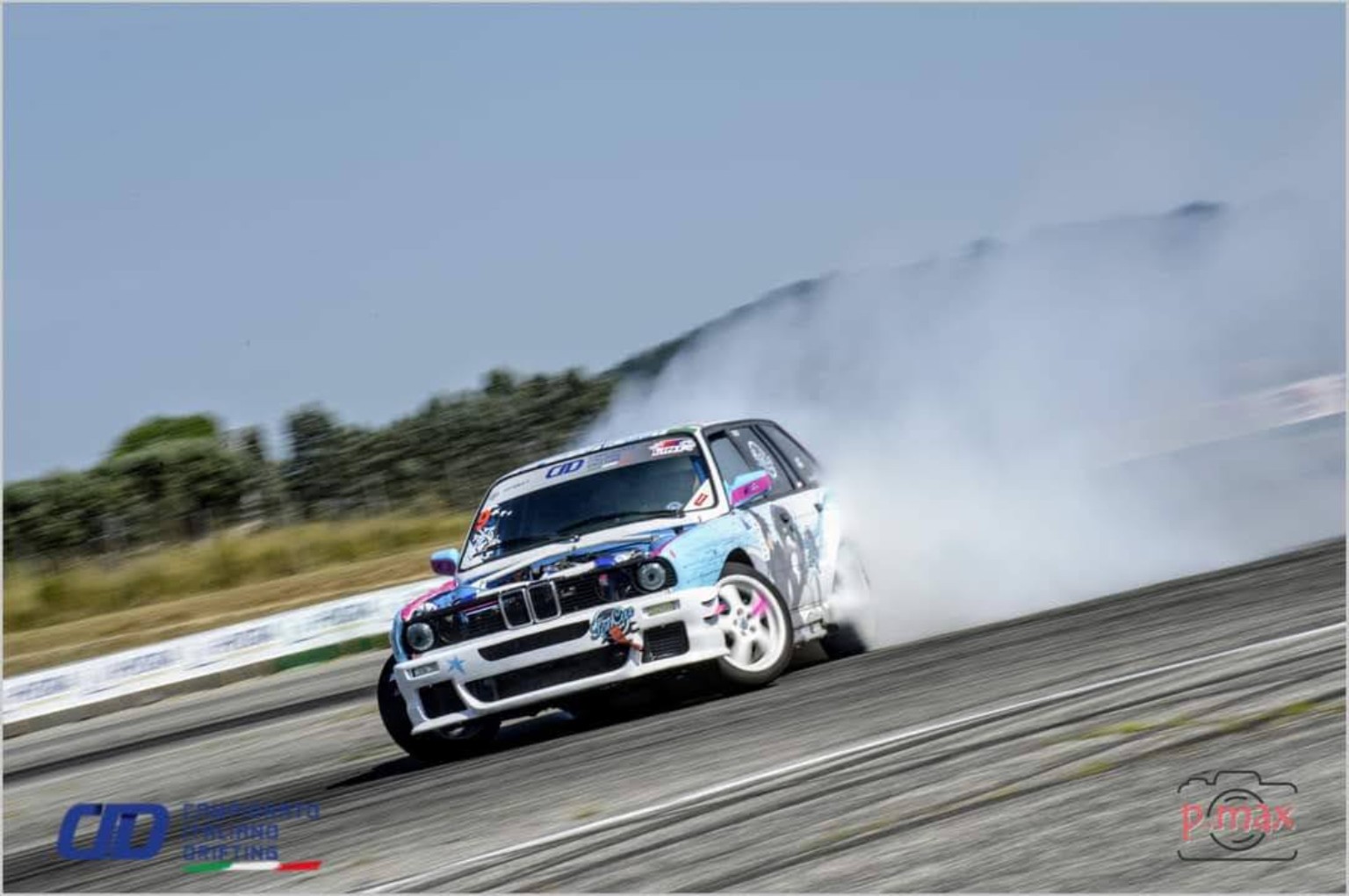 BMW drift in pista